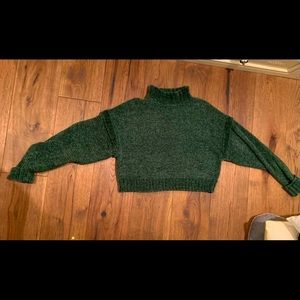 Green turtleneck Sweater//Urban Outfiters